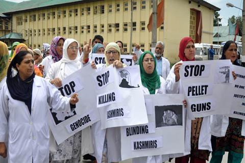 Paramedical staff SMHS protests against use of pellet guns